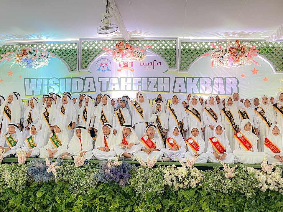 Wisuda tahfidz akbar ke -13