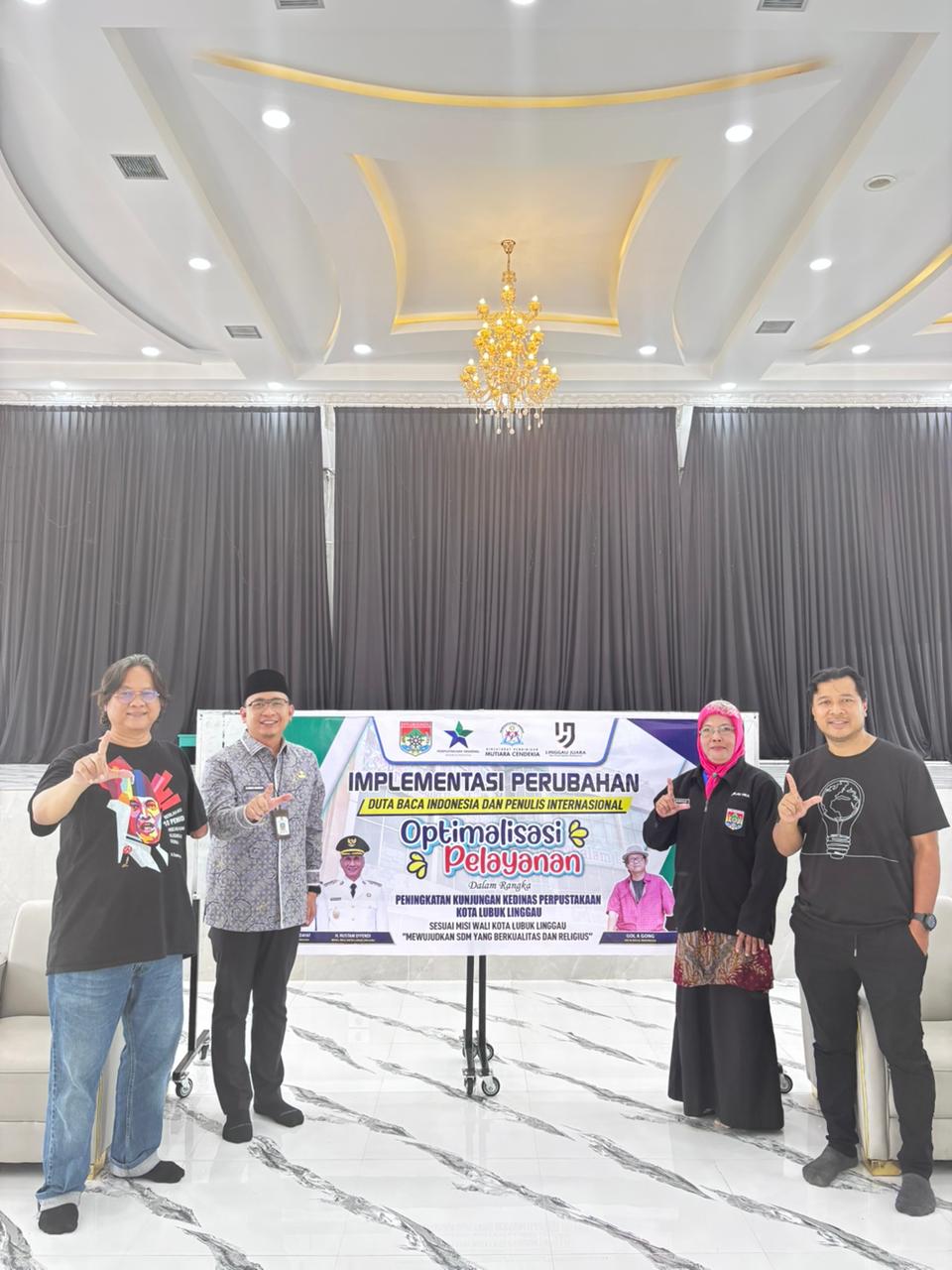 KUNJUNGAN LITERASI DINAS PERPUSTAKAAN KOTA LUBUKLINGGAU DI SIT MUTIARA CENDEKIA