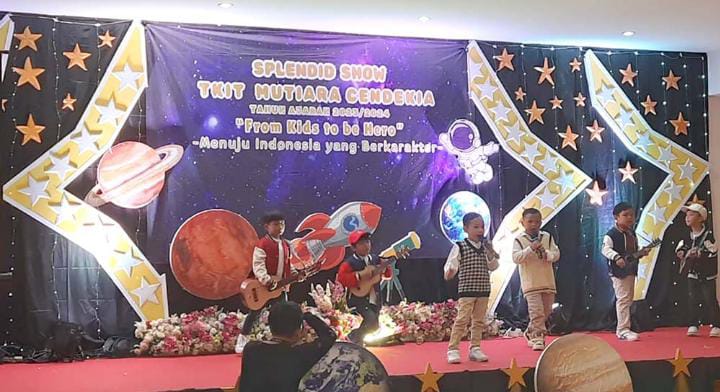 PENTAS SENI/ SPLENDID SHOW TKIT MUTIARA CENDEKIA
