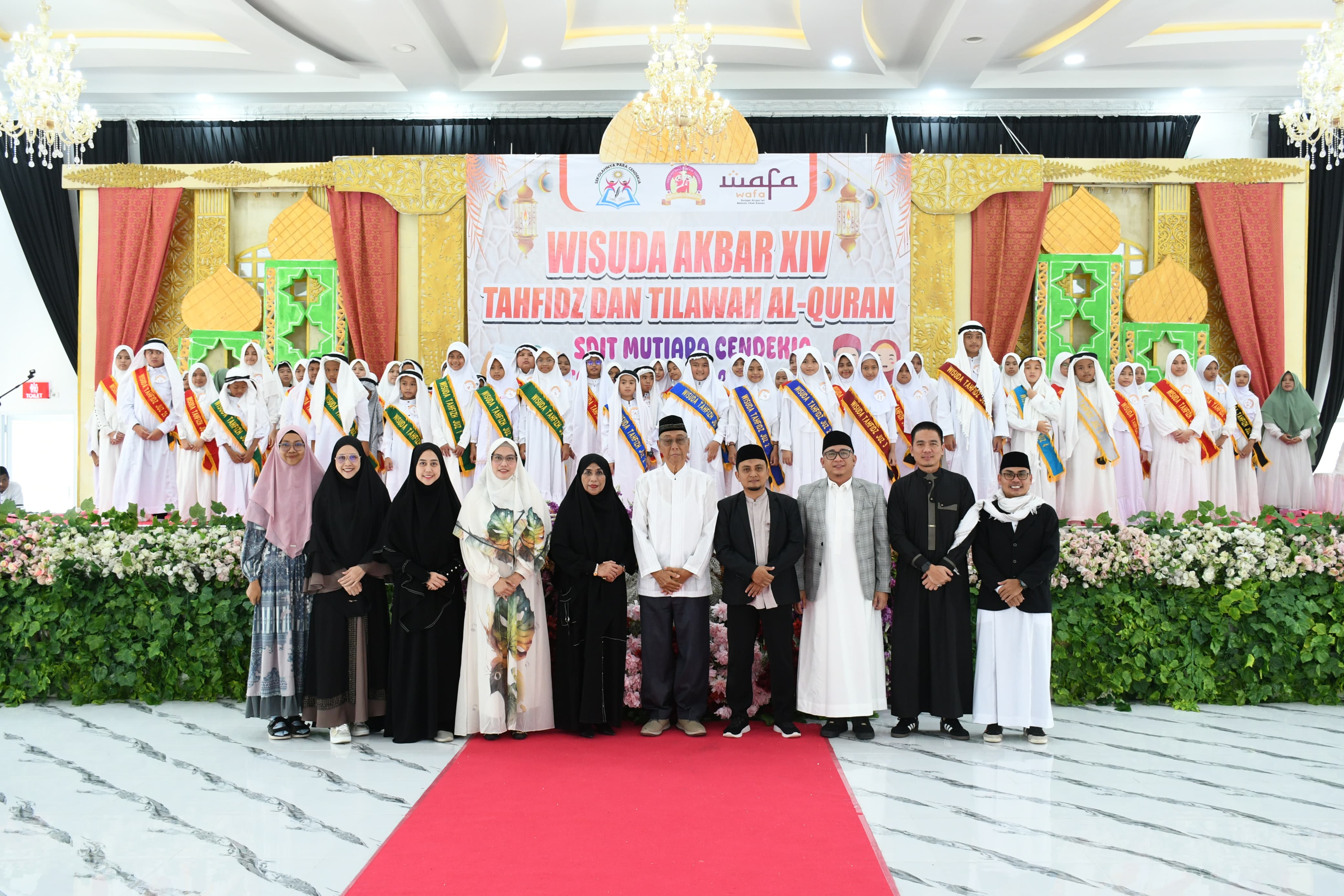 WISUDA AKBAR XIV TAHFIDZ DAN TILAWAH AL-QURAN SDIT MUTIARA CENDEKIA
